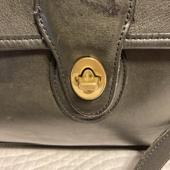 COACH Willis VTG Black Glove-Tanned Leather Brass Trim Crossbody Bag #9927 - Picture 4 of 16